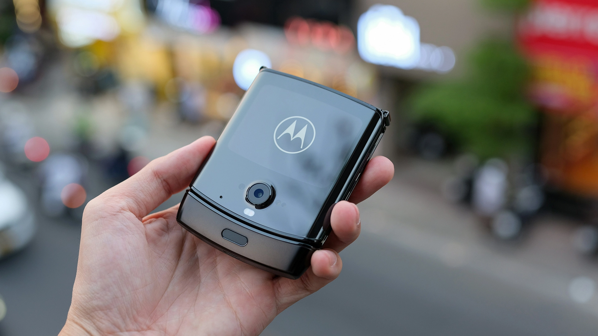 Perplexity and Motorola Announce New Partnership To Bring AI To Smartphones